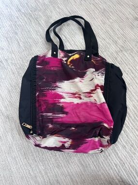 lululemon workout bag